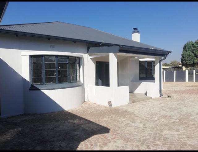 BUSINESS PROPERTY TO RENT IN NORTHMEAD